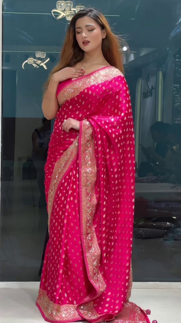 Ethnic Motifs Zari Banarasi Saree – A Timeless Banarasi Treasure - Image 4