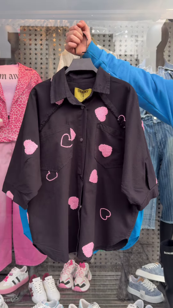 💖 Trendy Oversized Pink Heart Shirt – Now in 5 Colors! 💖 - Image 6