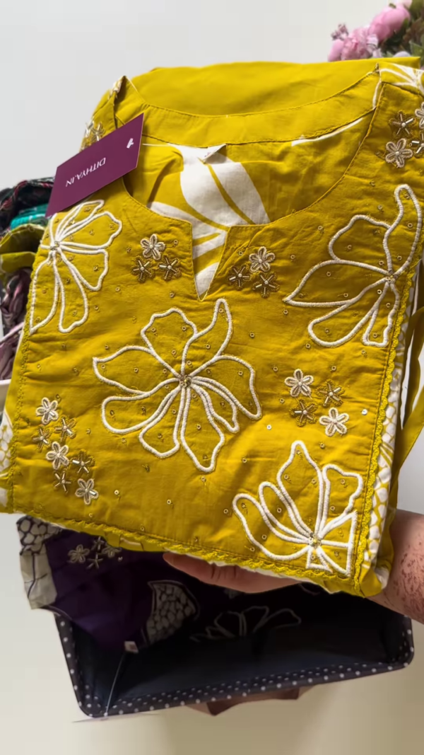 Multicolor Floral Fusion – Vibrant Ethnic Elegance - Image 4