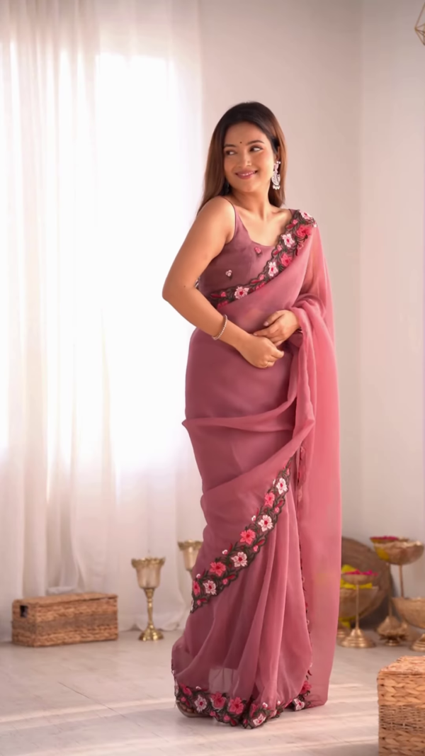 Blush Elegance – A Timeless Saree for Graceful Beauty - Image 3