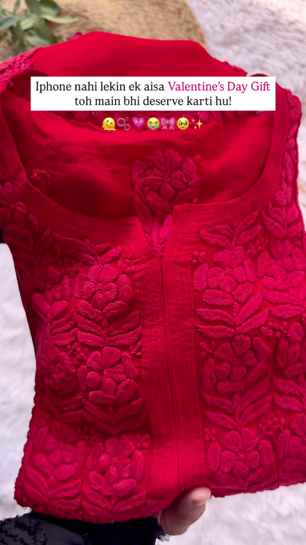 ❤️ The Perfect Valentine's Day Gift – A Timeless Red And Pink Embroidered Beauty! ❤️