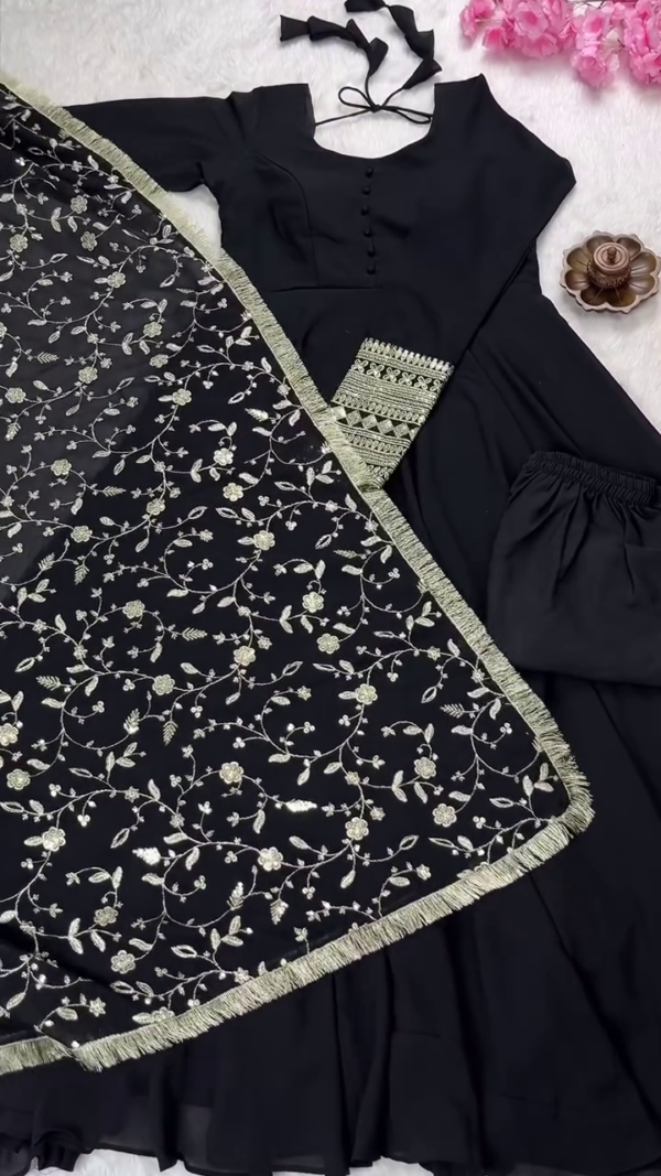 Luxe Black 3-Piece Embroidered Suit – Timeless Elegance - Image 2