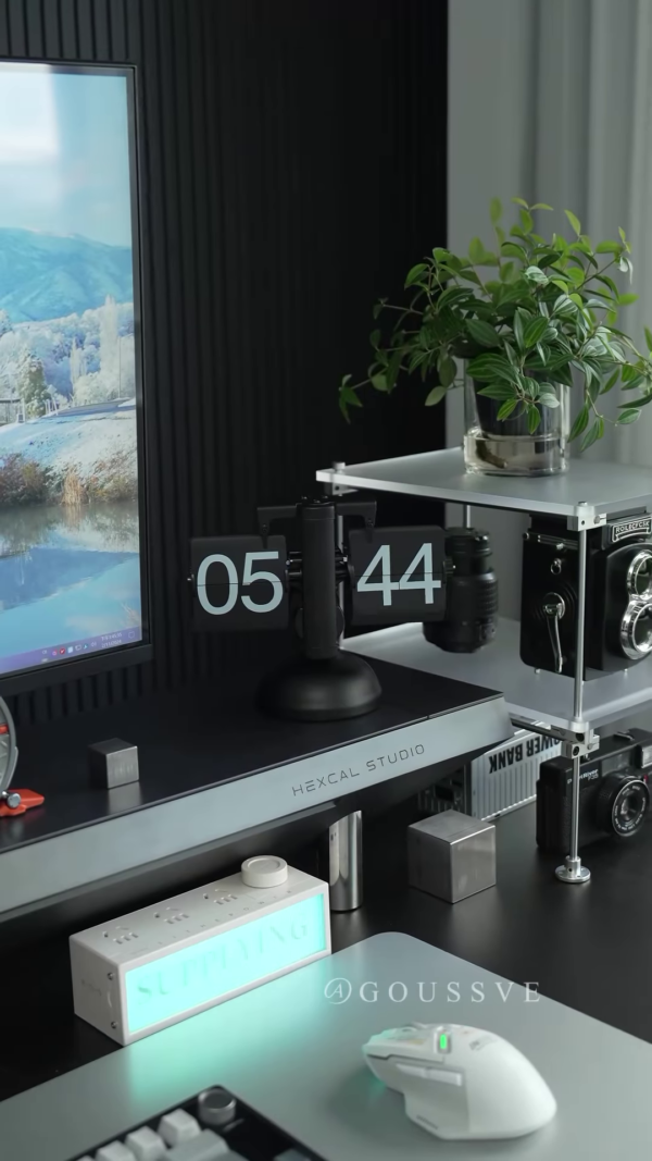 🕰️ Retro Flip Clock – Timeless Aesthetic for Modern Desks