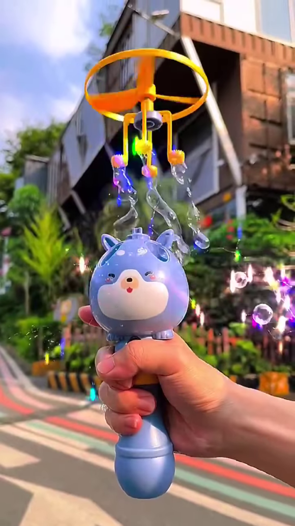 Flying Bubble Launcher Toy – Cute Animal Design with Rotating Propeller - Image 4