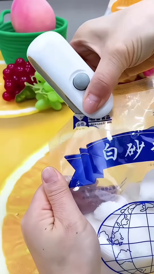 Portable Mini Heat Sealer – Reseal Bags in Seconds for Freshness On-the-Go - Image 2
