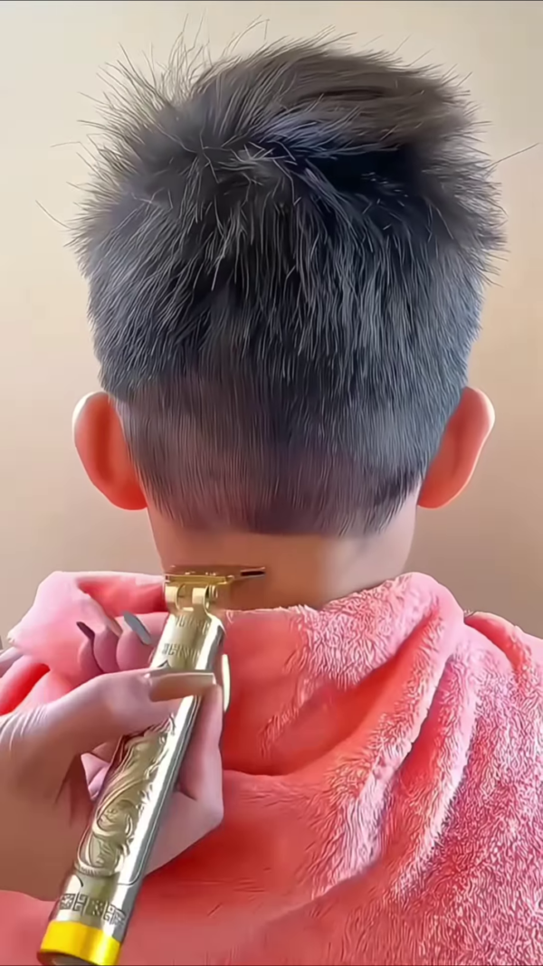 ✨ PrecisionPro  Gold Detail Trimmer – Style in Every Stroke