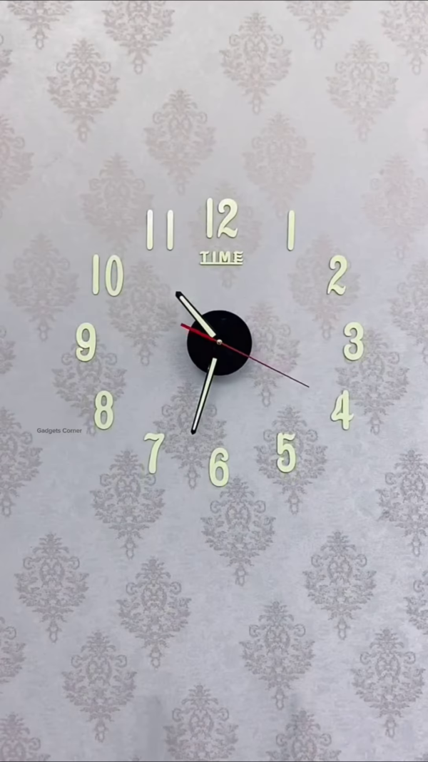 🌙 Glow-in-the-Dark Wall Clock – Time That Shines at Night! 💡🕰 - Image 3