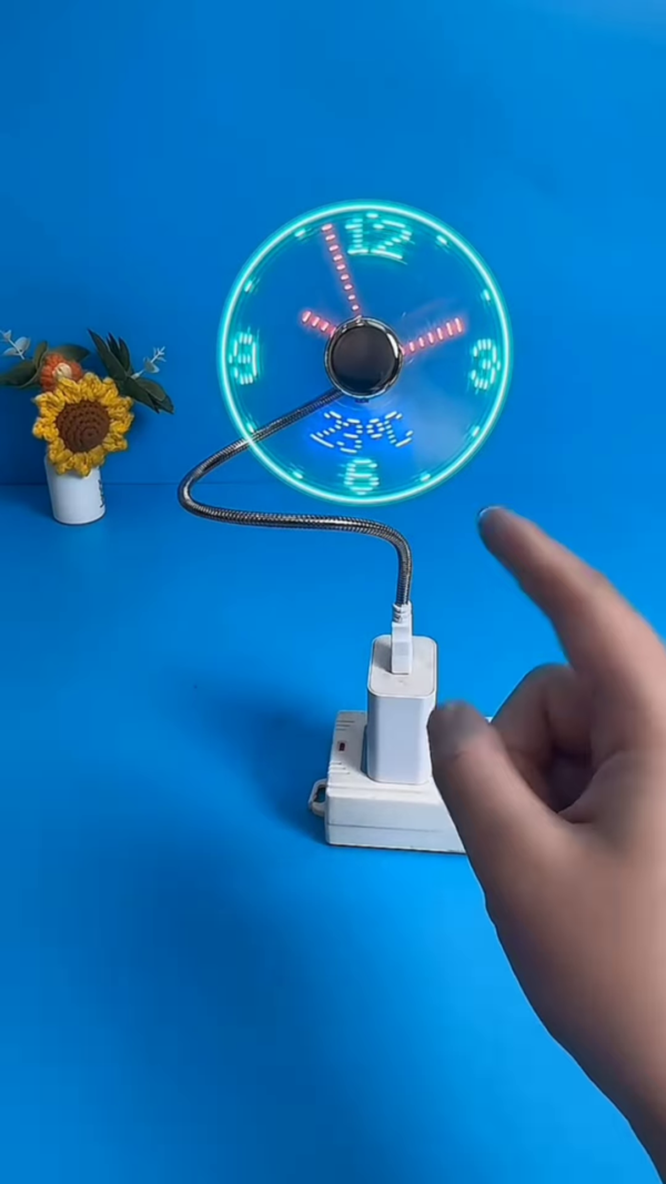 Innovative USB Mini Fan with Real-Time LED Clock Display - Flexible Neck - Image 2