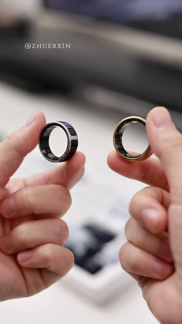 Sleek Digital Display Smart Ring - Wearable Technology for Time and Notifications - Image 5