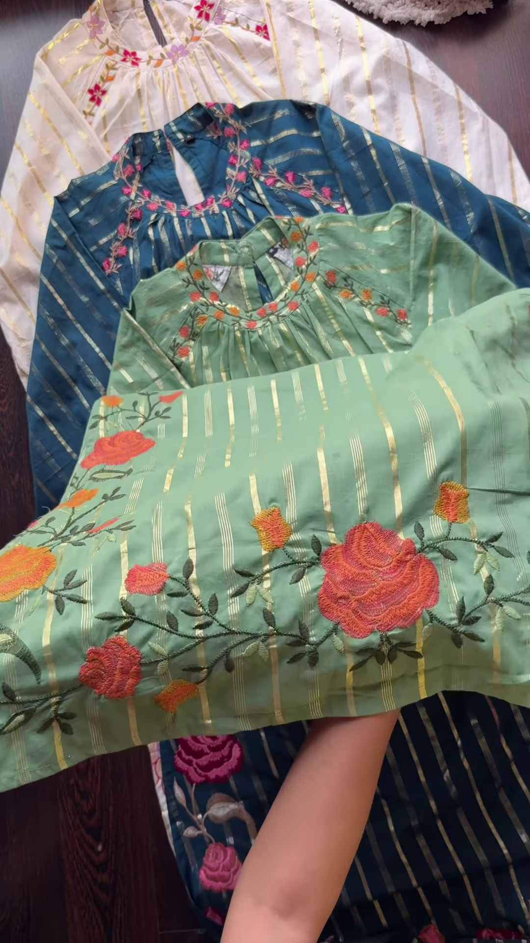 Embroidered Kurta Trio with Gold Stripes – Floral Neckline Ethnicwear in Green, Blue & White - Image 9