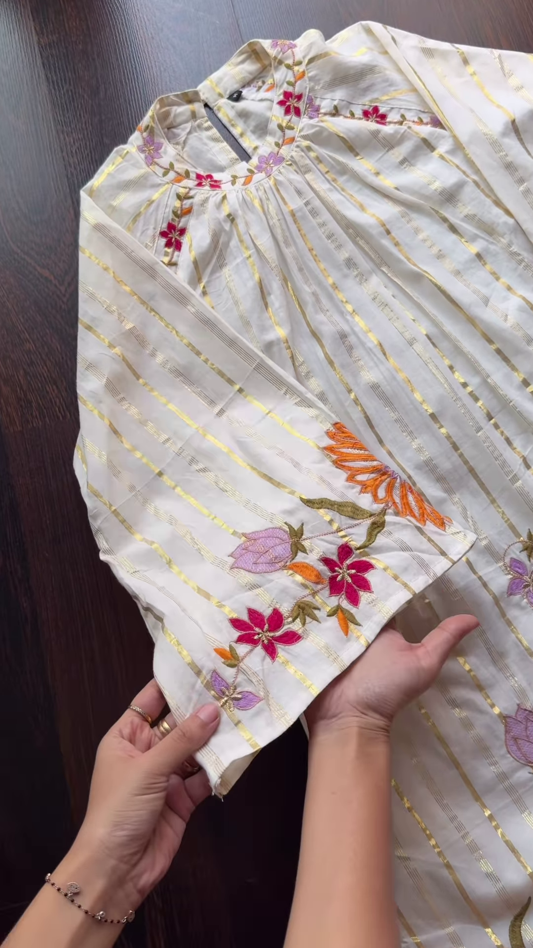 Embroidered Kurta Trio with Gold Stripes – Floral Neckline Ethnicwear in Green, Blue & White - Image 5