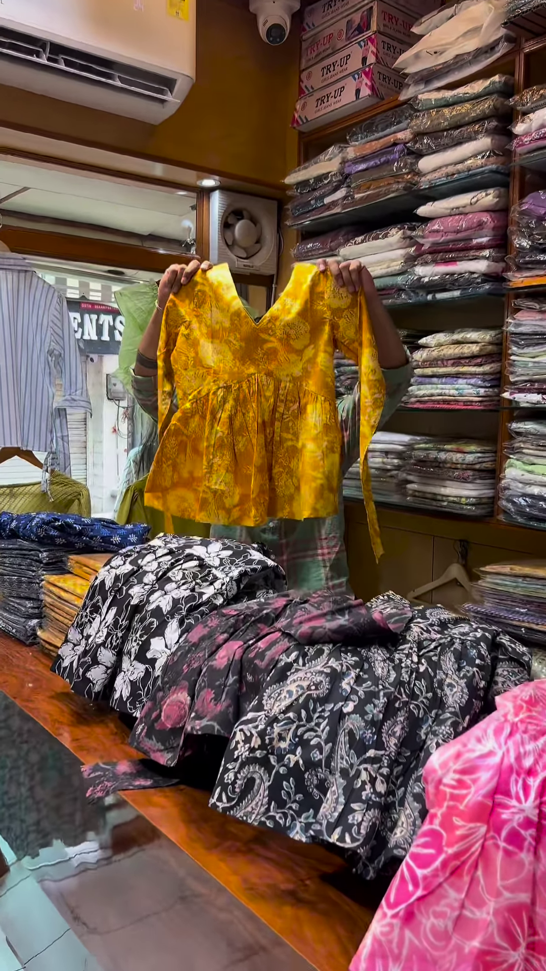 Green Floral Printed V-Neck Blouse with Long Sleeves for Women - Image 2