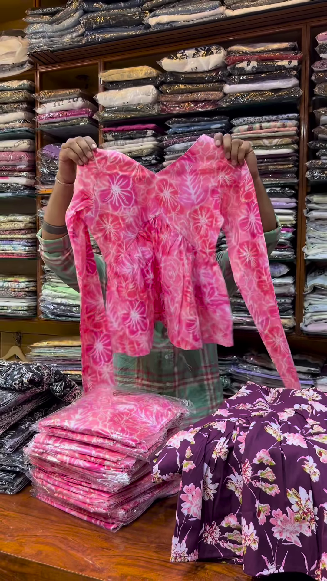 Green Floral Printed V-Neck Blouse with Long Sleeves for Women - Image 6