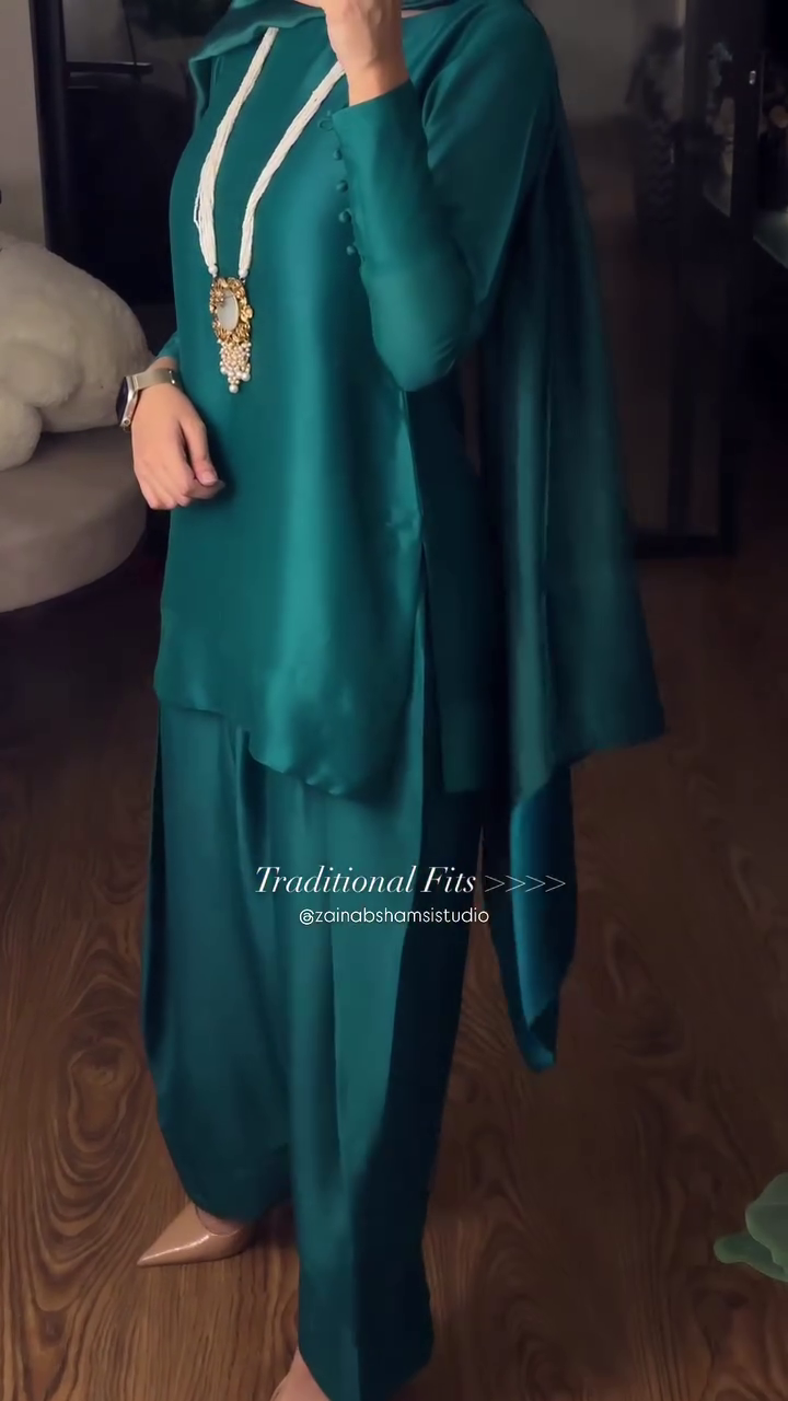 The Regal Emerald Draped: Luxurious Silk Kurta and Contemporary Pleated Shalwar Set. - Image 3