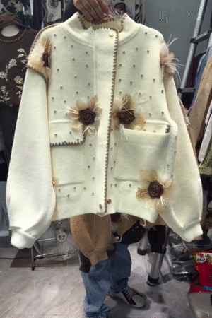 🌸 "Ethereal Winter Fantasy Handcrafted Pearl Blossom Woolen Couture Jacket with Three-Dimensional Rosettes & Feather Flair for Chic Lovers" 🌸