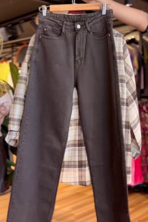 The Regal Emerald Draped: Luxurious Silk Kurta and Contemporary Pleated Shalwar Set.