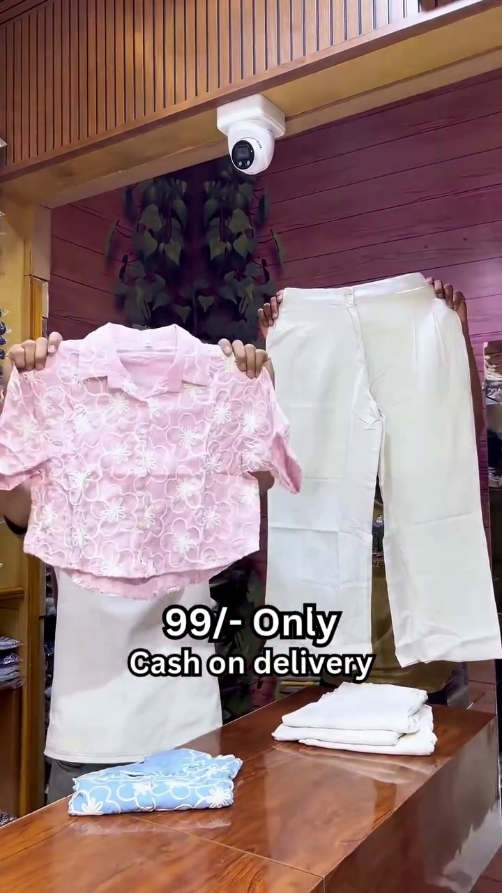 BloomCharm Floral Crop Co-Ord Set β Trendy Comfort with a Chic Twist πΈπ€ - Image 3