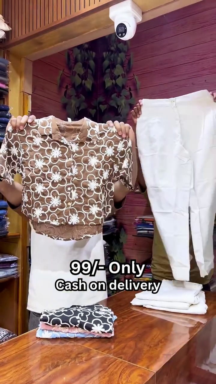 BloomCharm Floral Crop Co-Ord Set β Trendy Comfort with a Chic Twist πΈπ€ - Image 5