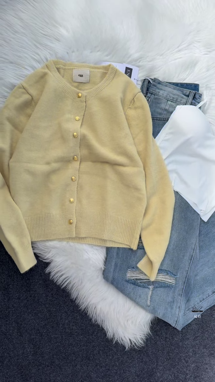 π Enfir Pop: Gold-Button Cardigan & Distressed Denim Set - Image 2