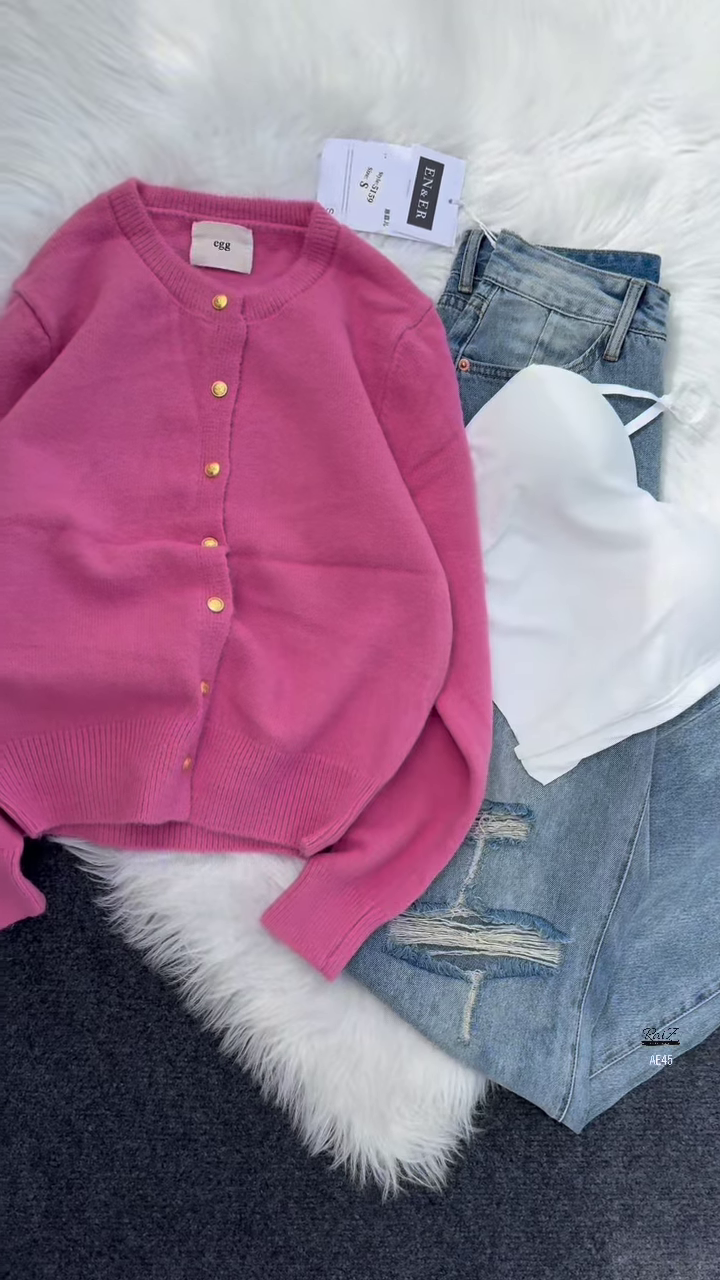 π Enfir Pop: Gold-Button Cardigan & Distressed Denim Set - Image 8