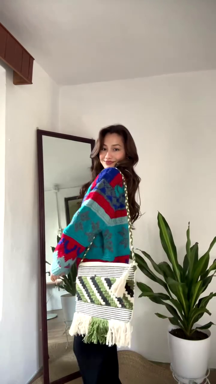 π§Ά Bold & Cozy β The Ultimate Cardigan Season Essential πβοΈ - Image 3