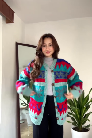 🧶 Bold & Cozy – The Ultimate Cardigan Season Essential 🍂❄️