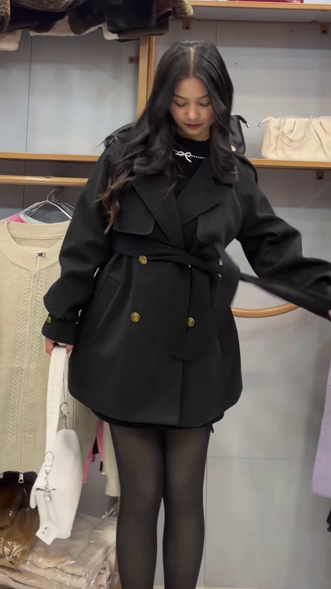 π· Elegance in Motion β The Classic Green & Black Ensemble πΏπ€ - Image 2