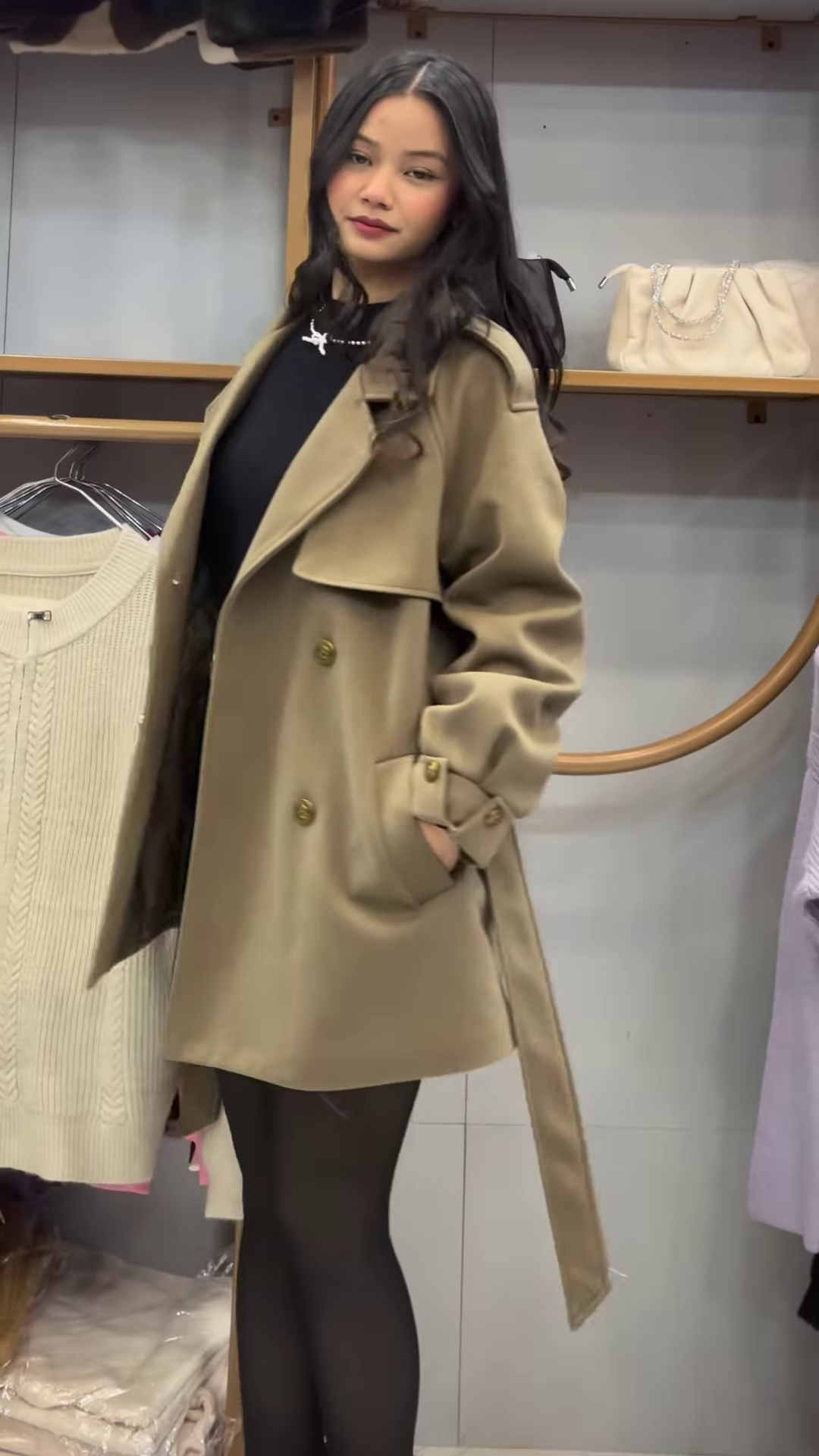 π· Elegance in Motion β The Classic Green & Black Ensemble πΏπ€ - Image 6