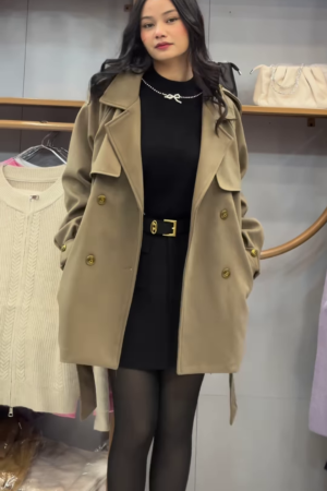 🍷 Elegance in Motion – The Classic Green & Black Ensemble 🌿🖤