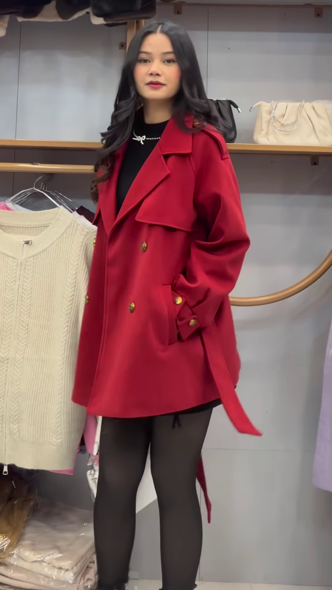 π· Elegance in Motion β The Classic Green & Black Ensemble πΏπ€ - Image 4