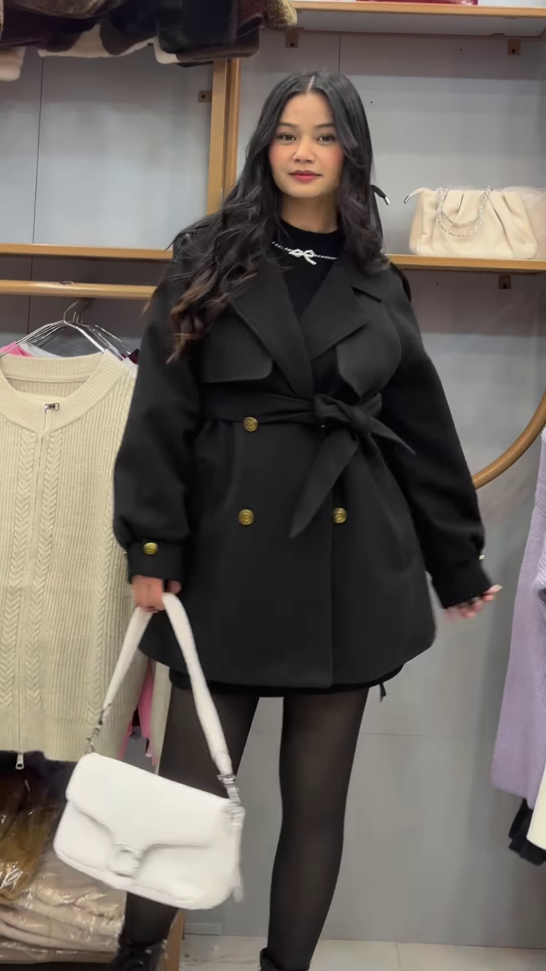 π· Elegance in Motion β The Classic Green & Black Ensemble πΏπ€ - Image 3