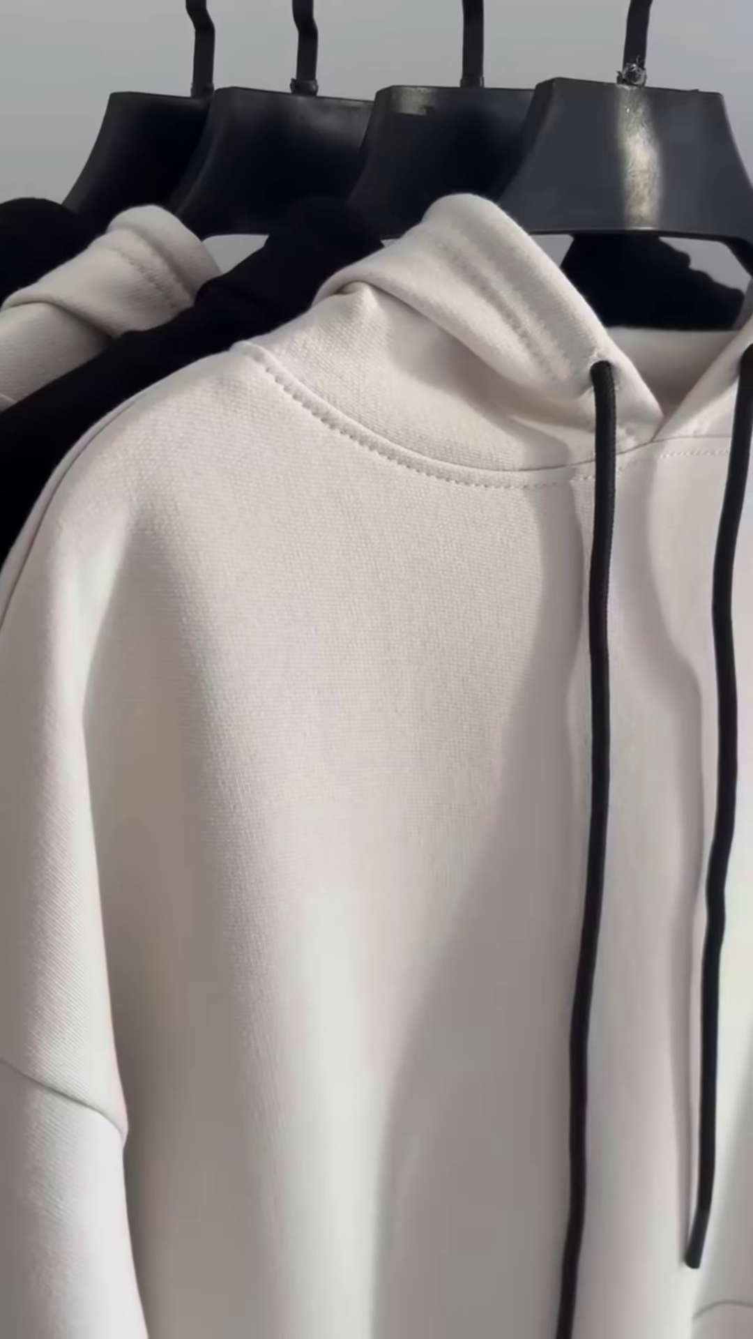 π€π€ Classic Minimalist Hoodie Collection β Timeless Comfort in Black & White π―β¨ - Image 3