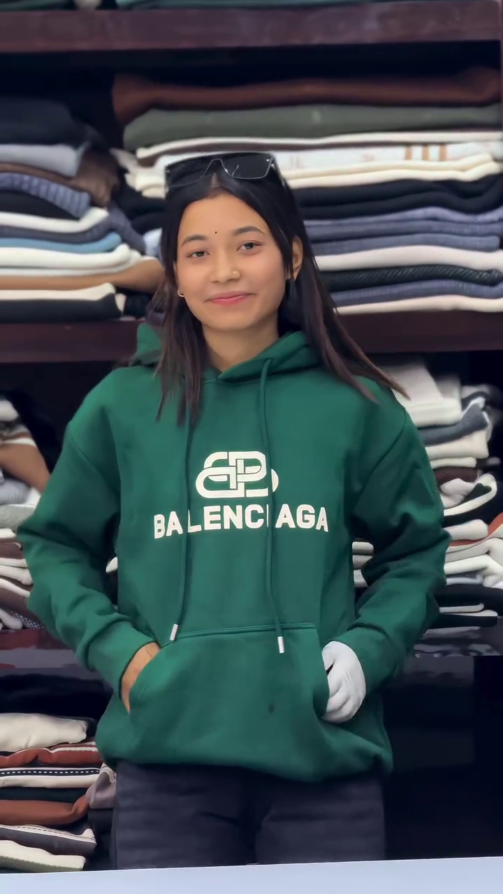 💚 Urban Icon Logo Hoodie – Cozy Streetwear with Bold Modern Style (XXS–XXL) 🔥